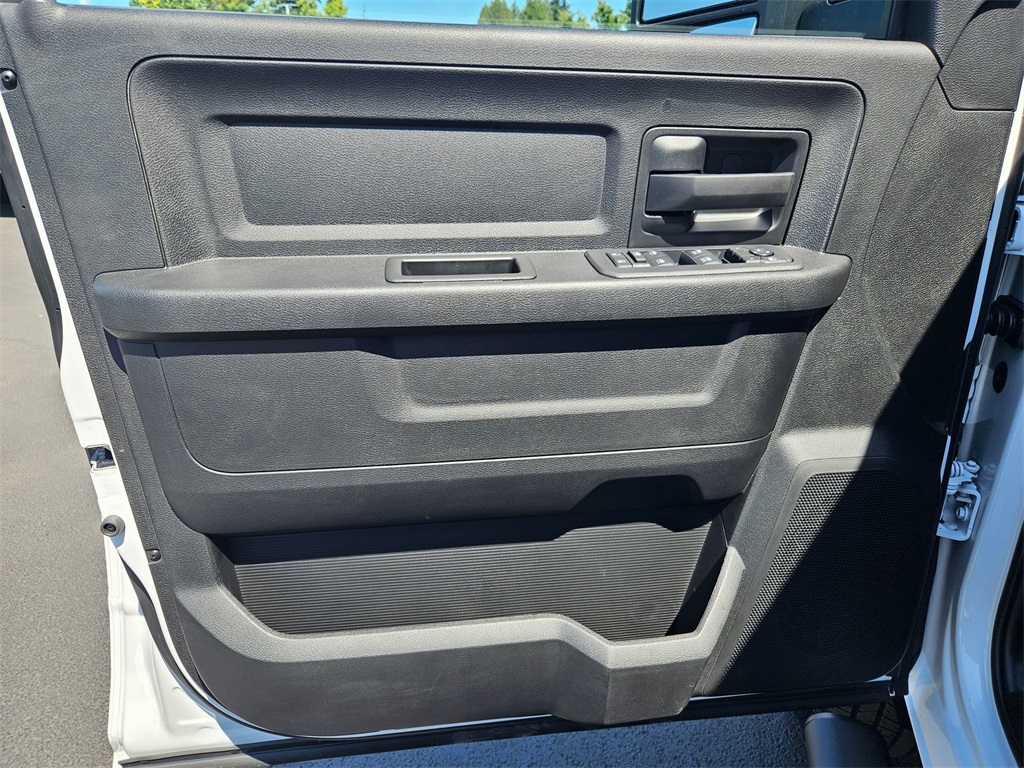 2025 Ram 2500 Tradesman photo 10