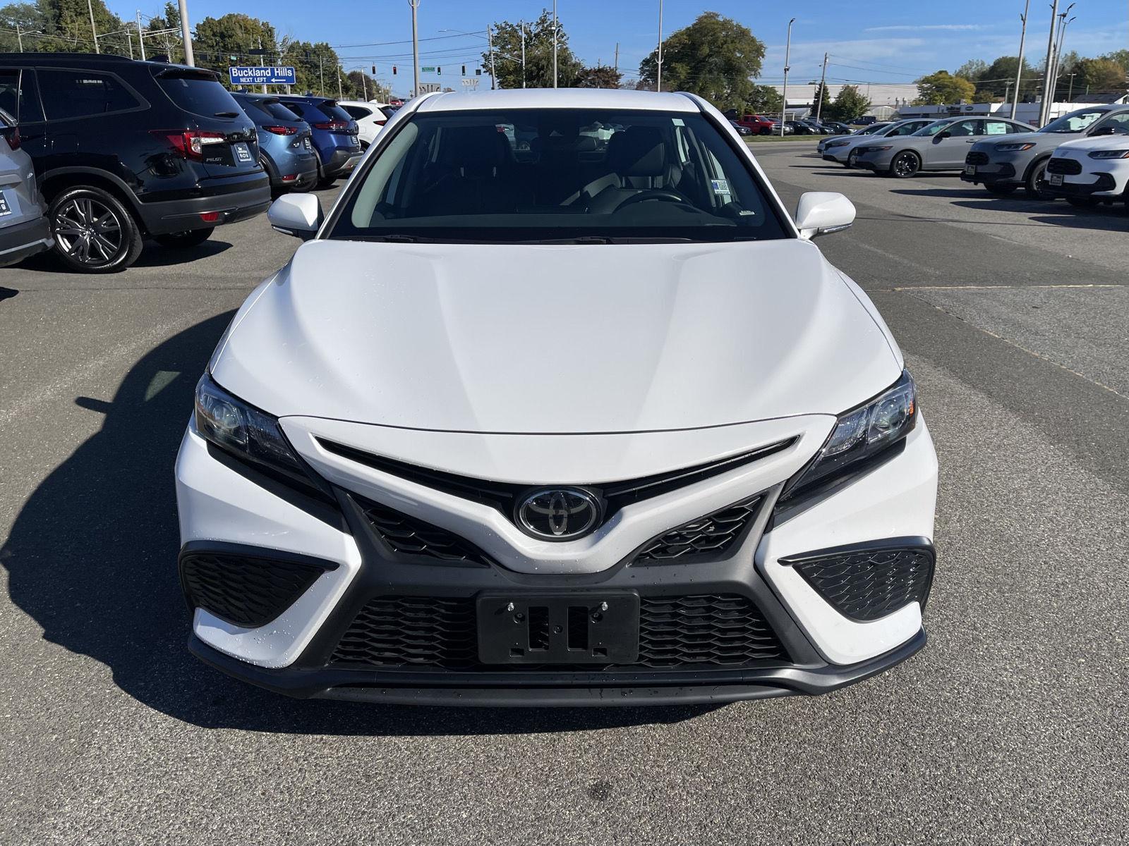 2024 Toyota Camry SE photo 12