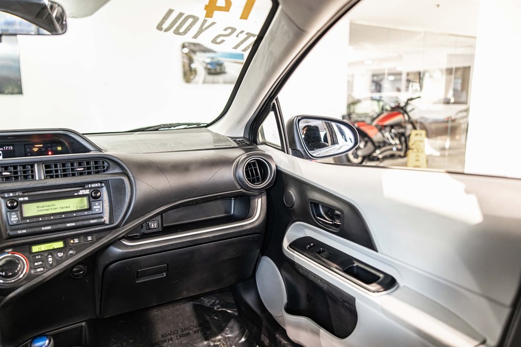 2014 TOYOTA PRIUS C - Image 36