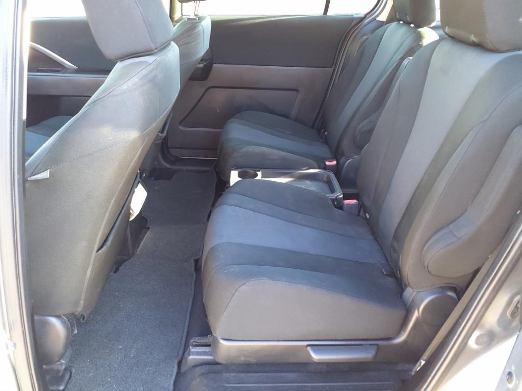 2015 Mazda Mazda5 Sport photo 4