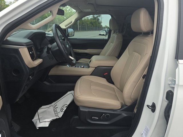 2024 Ford Expedition Limited photo 2
