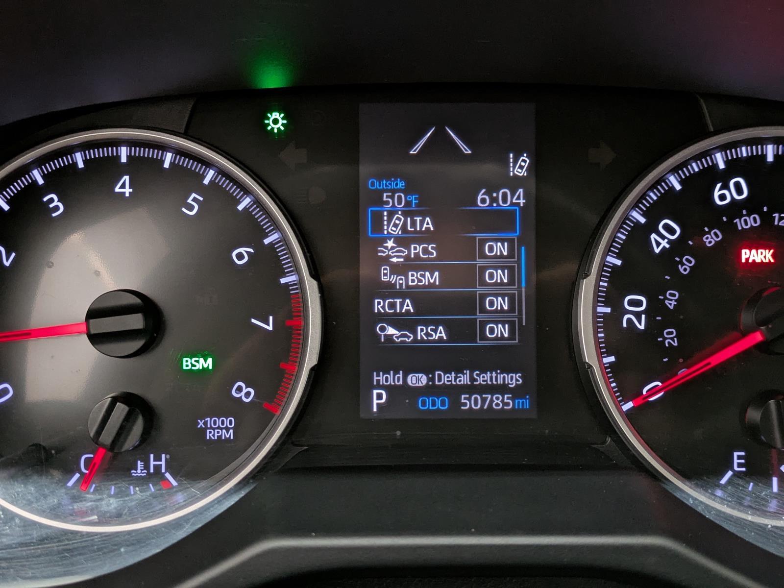 2021 Toyota RAV4 LE photo 3