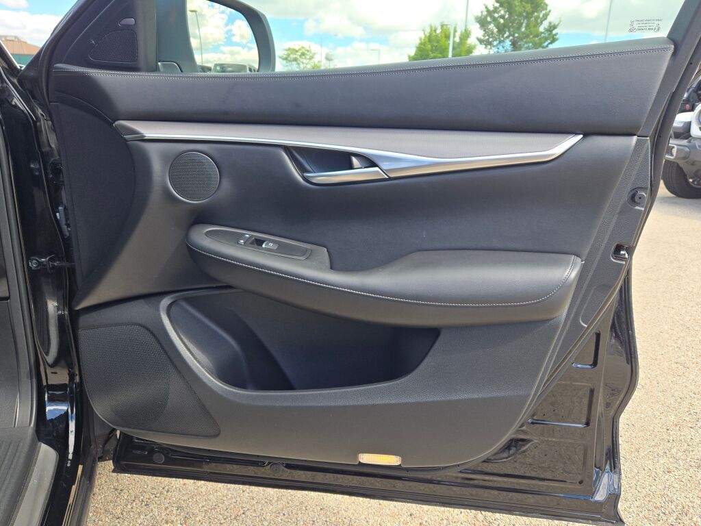 2022 Infiniti QX50 Luxe AWD photo 8