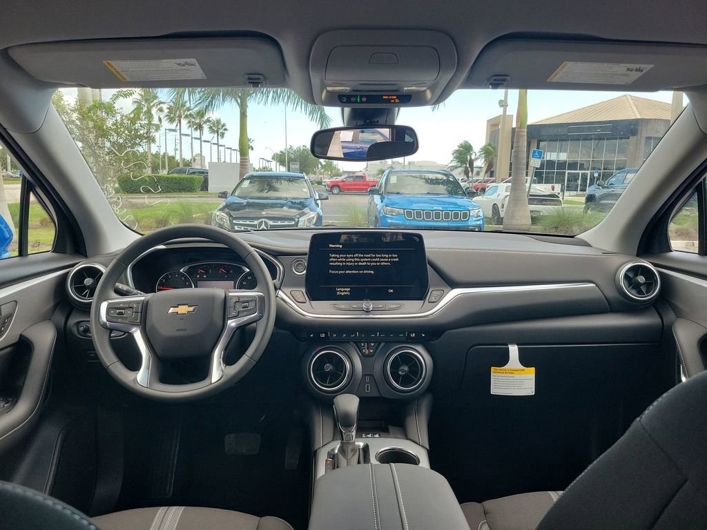 2025 Chevrolet Blazer 2LT photo 10