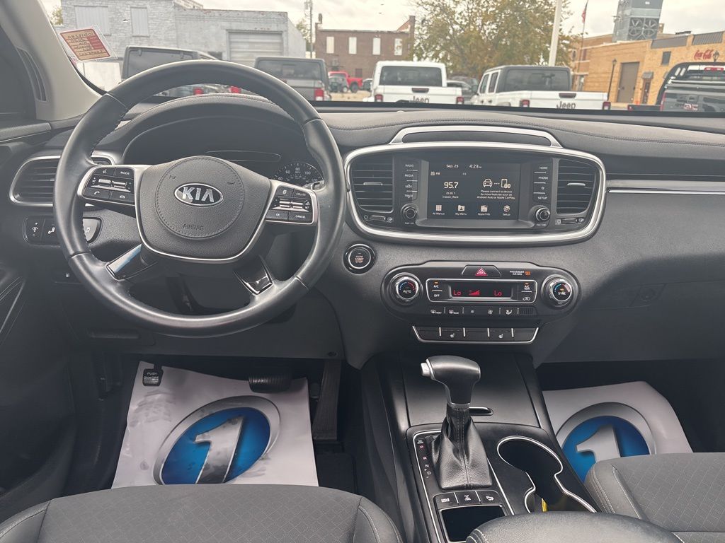 2020 Kia Sorento S photo 22