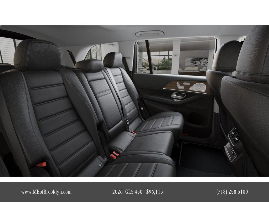 2026 Mercedes Benz GLS 450 4MATIC photo 5