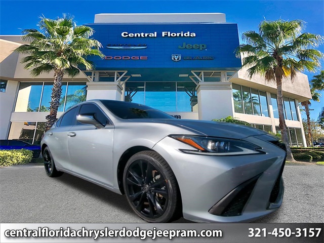 2022 Lexus ES F SPORT's photo