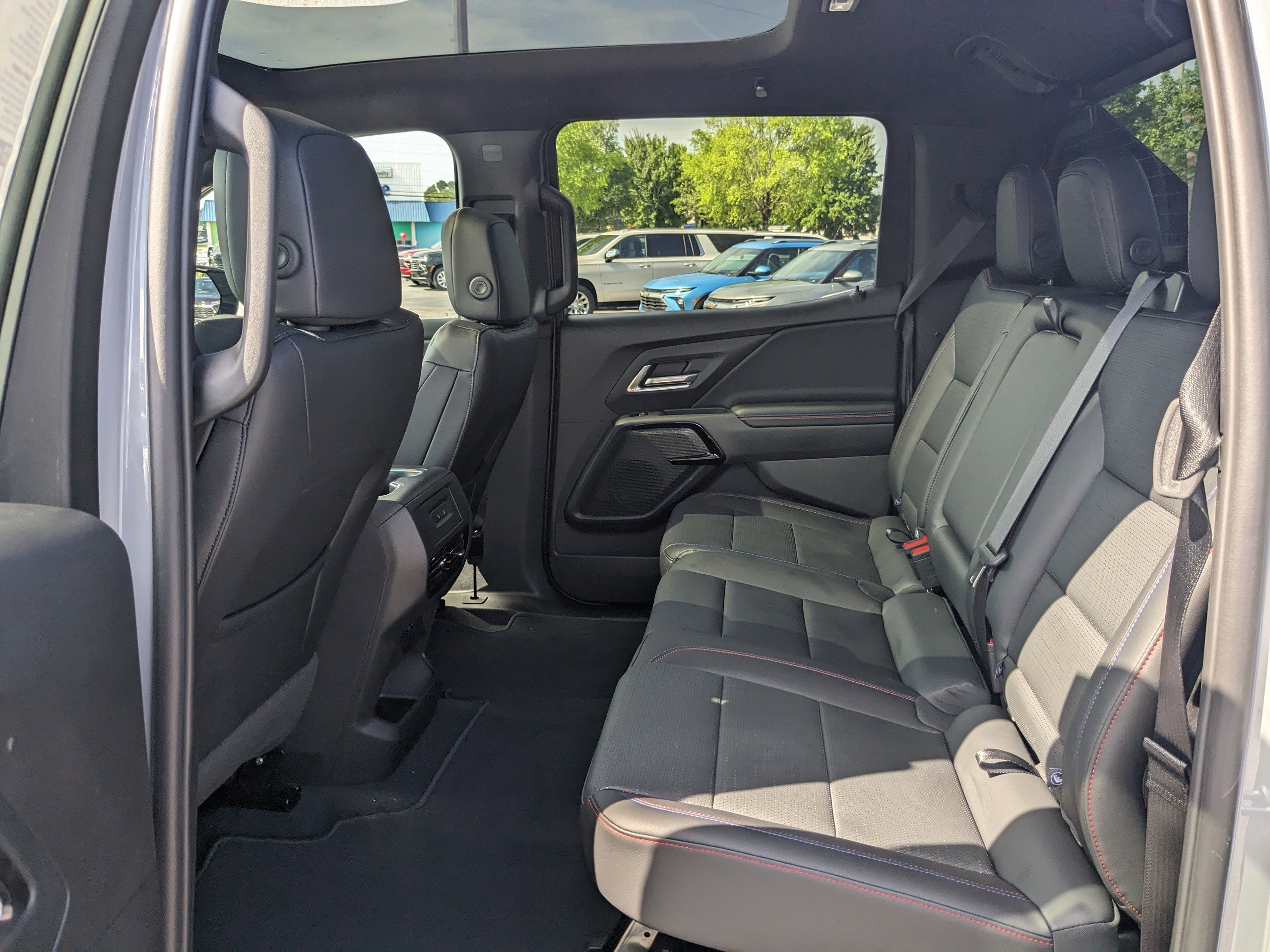 2025 Chevrolet Silverado EV RST photo 14
