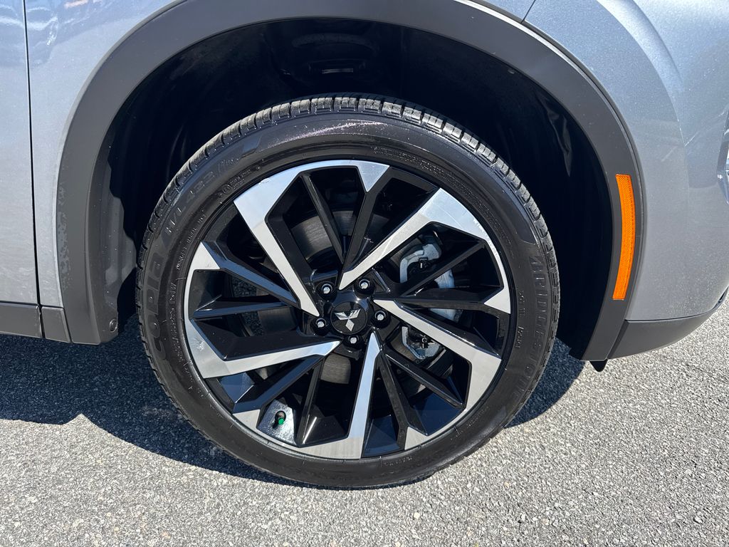 2024 Mitsubishi Outlander SE photo 12