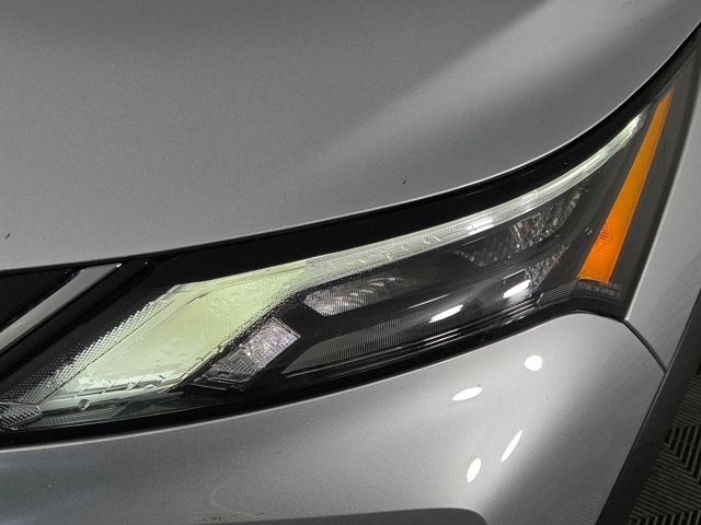 2022 Nissan Rogue SV photo 3