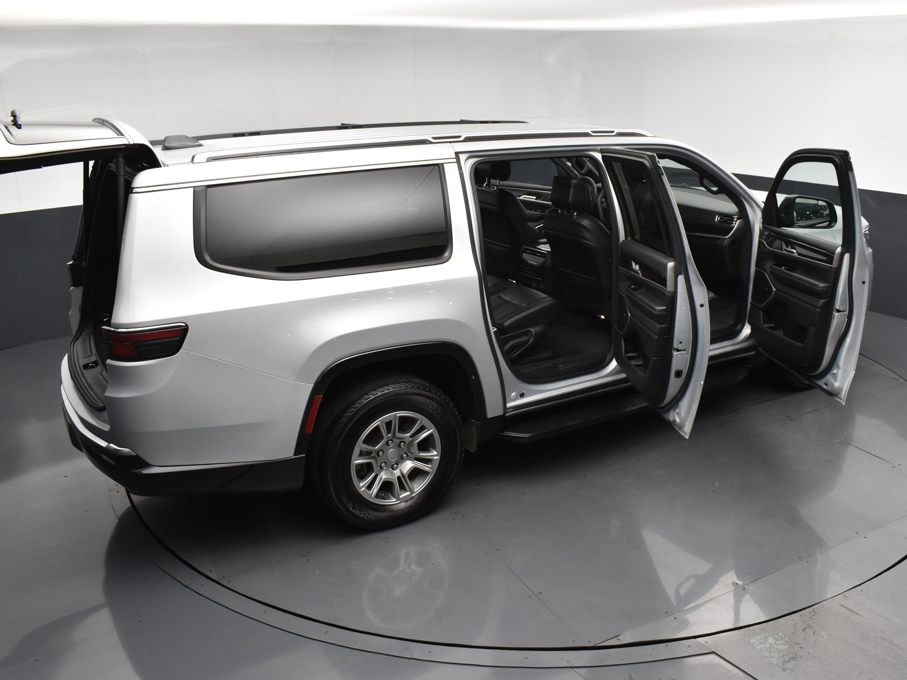 2024 Jeep Wagoneer L Base photo 29