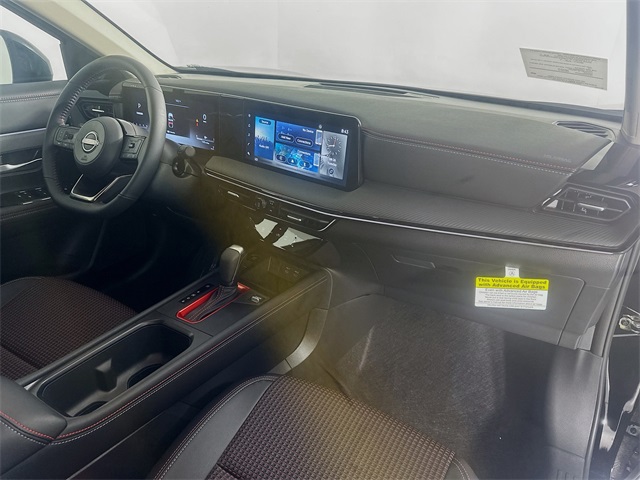 2025 Nissan Kicks SR photo 23