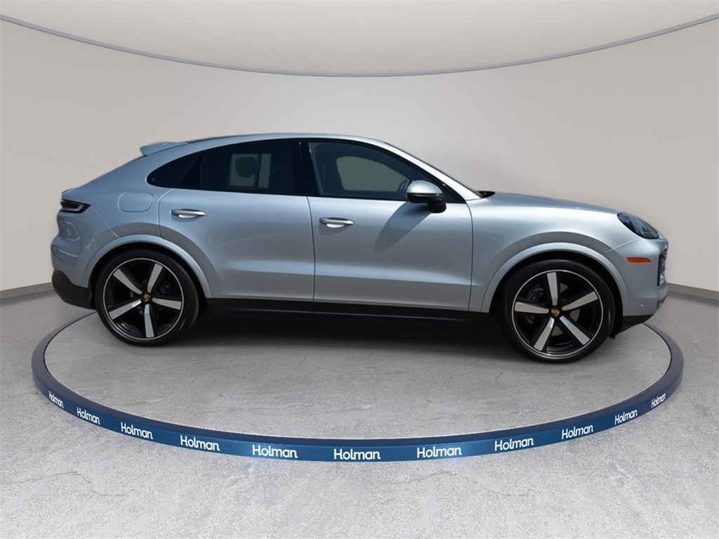2024 Porsche Cayenne Coupe Base photo 3