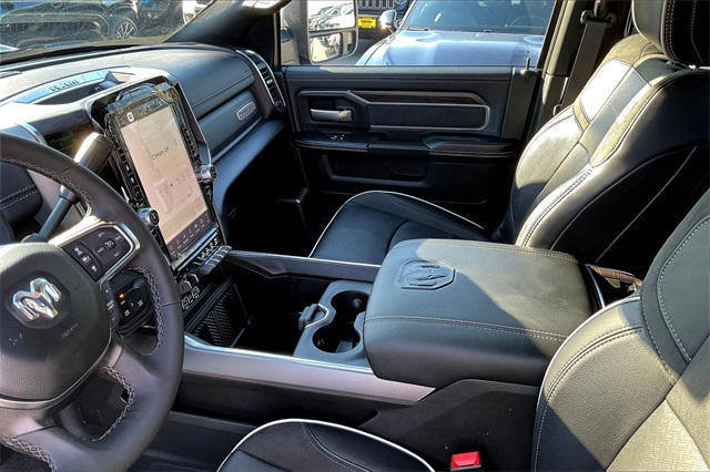 2025 Ram 3500 Laramie photo 8