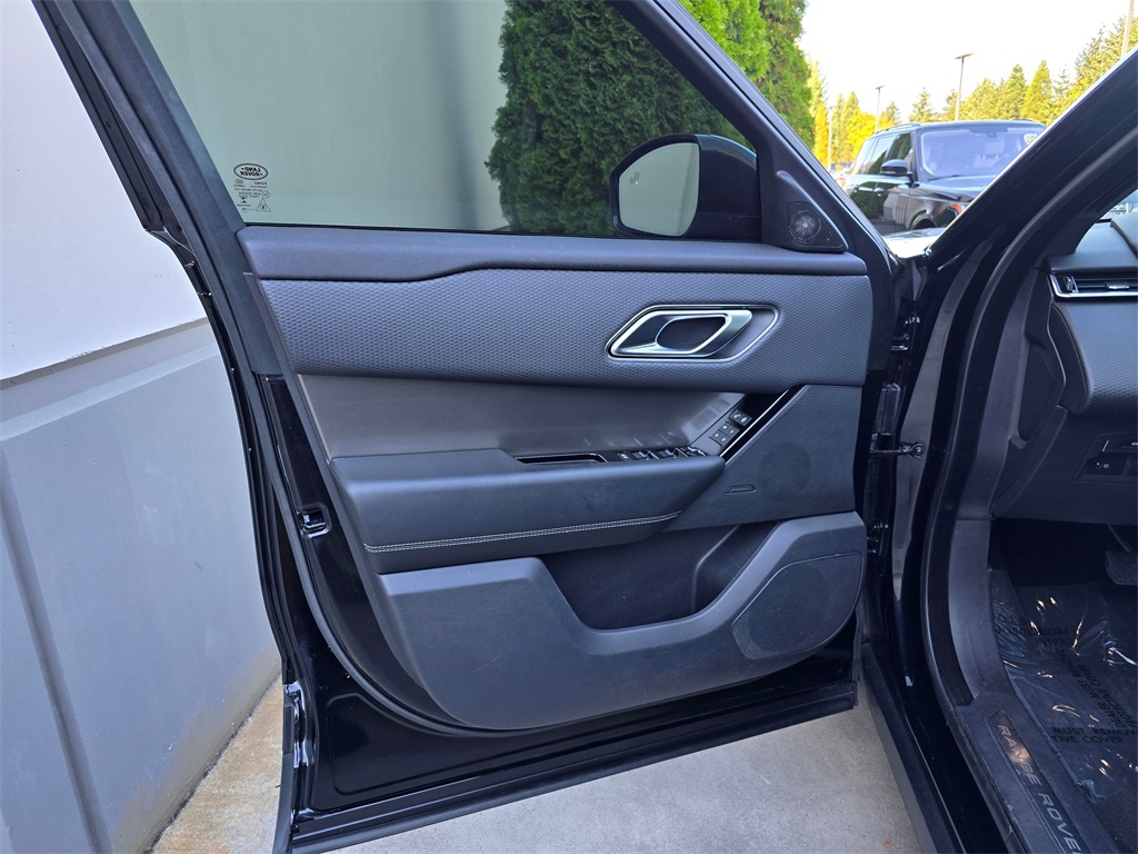 2019 Land Rover Range Rover Velar S photo 21