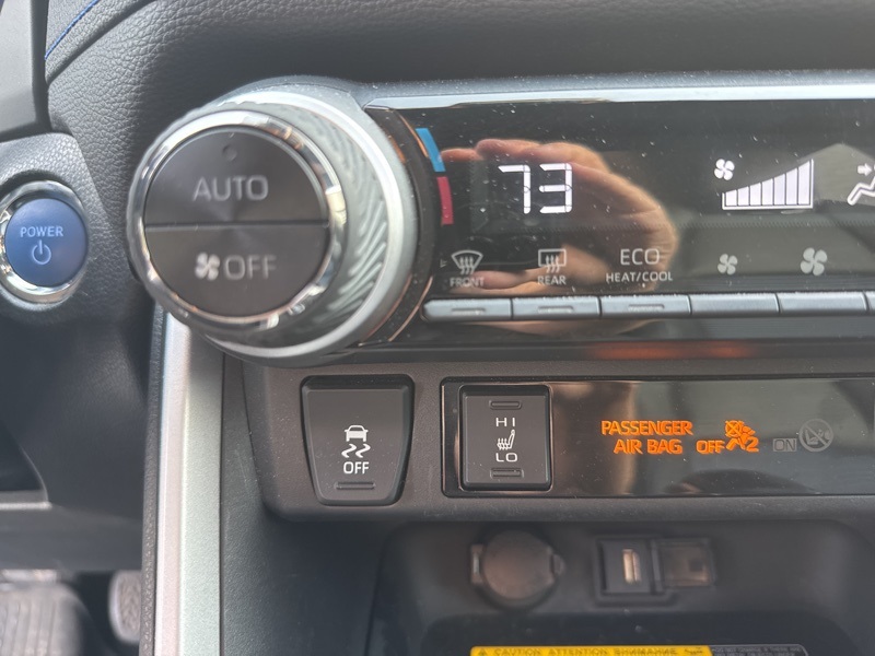 2021 Toyota RAV4 Hybrid XSE photo 17