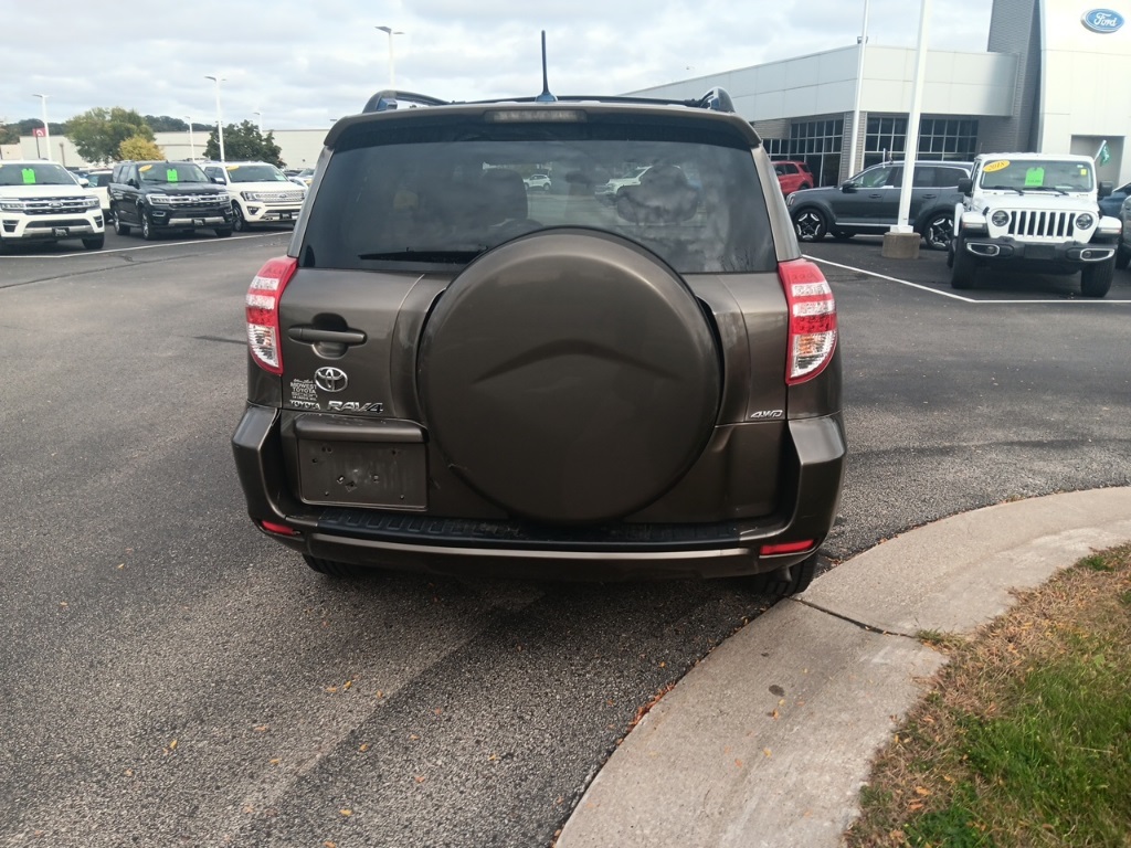 2009 Toyota RAV4 Sport photo 4