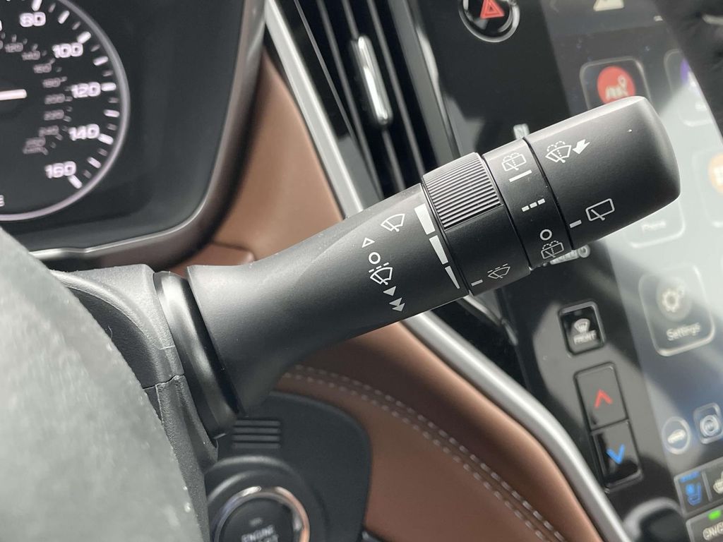 2025 Subaru Outback Touring XT photo 13