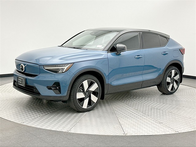 2022 Volvo C40 Ultimate's photo