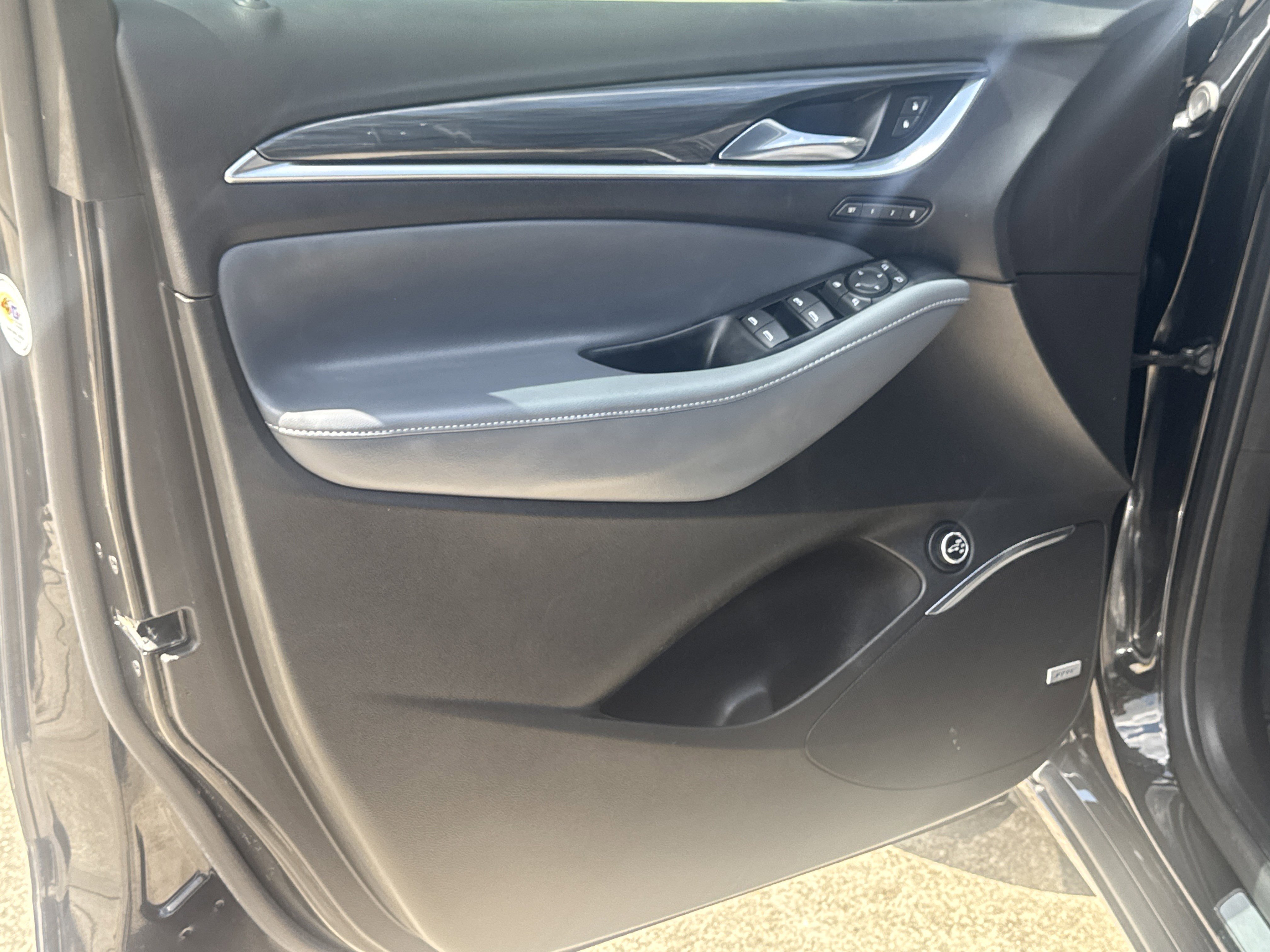 2024 Buick Enclave Premium photo 2