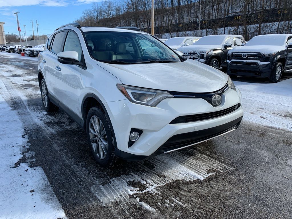 2017 Toyota RAV4 Limited's photo