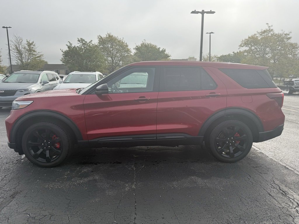 2022 Ford Explorer ST photo 4
