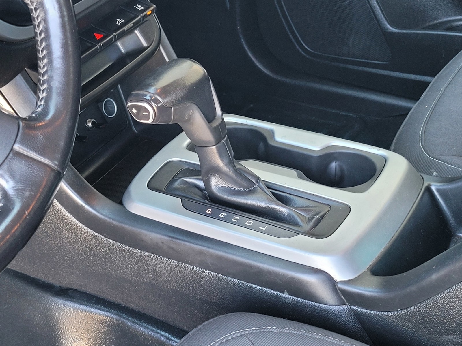 2020 Chevrolet Colorado LT photo 12