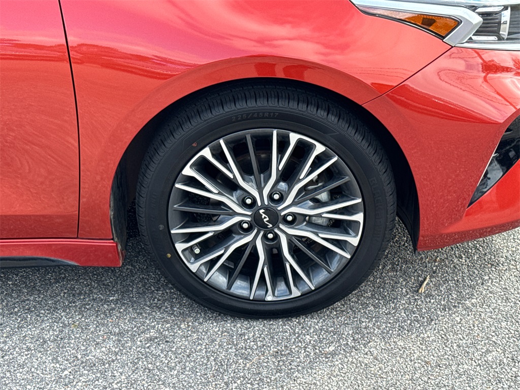 2023 Kia Forte GT-Line photo 11