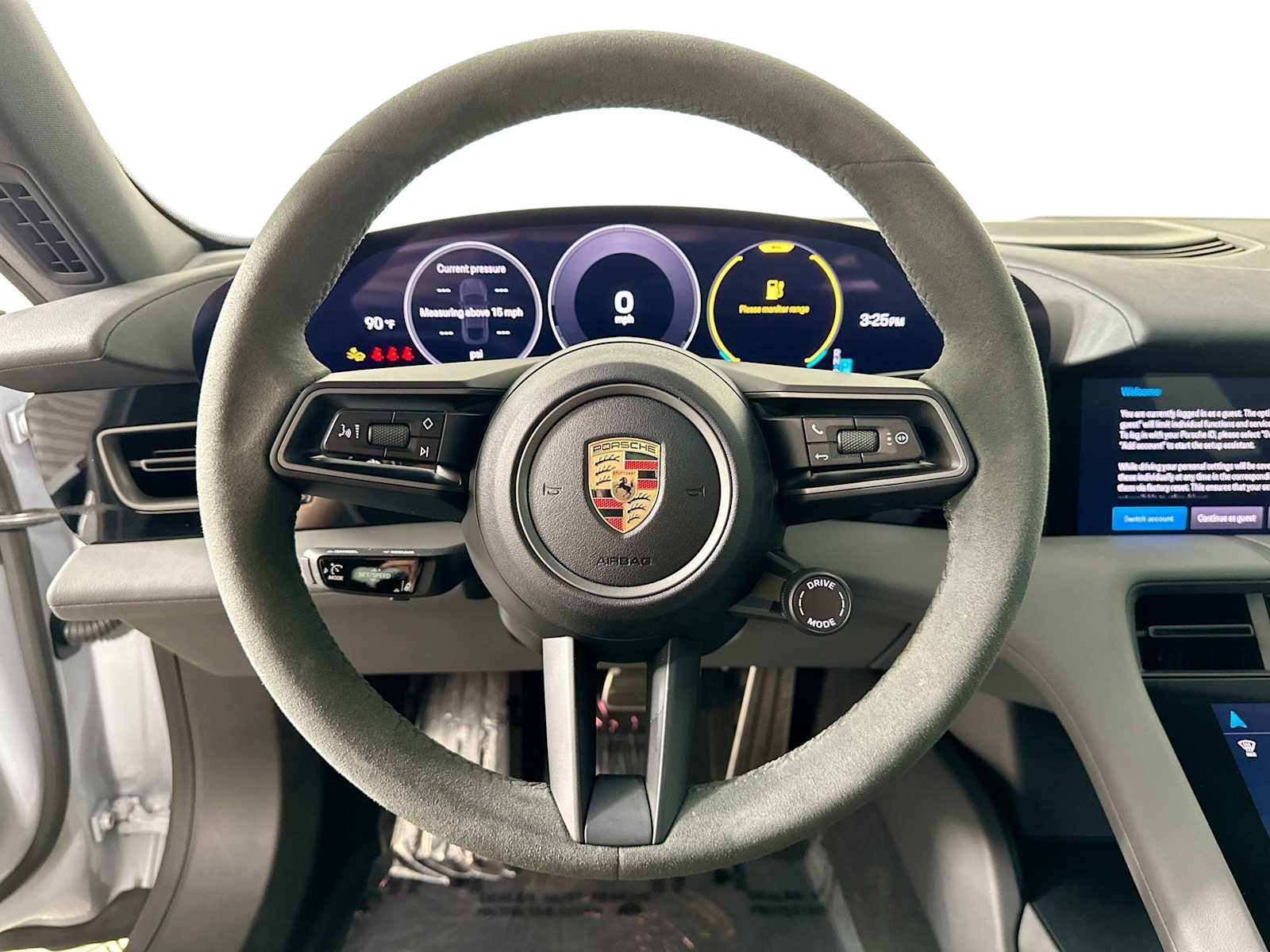 2025 Porsche Taycan photo 13