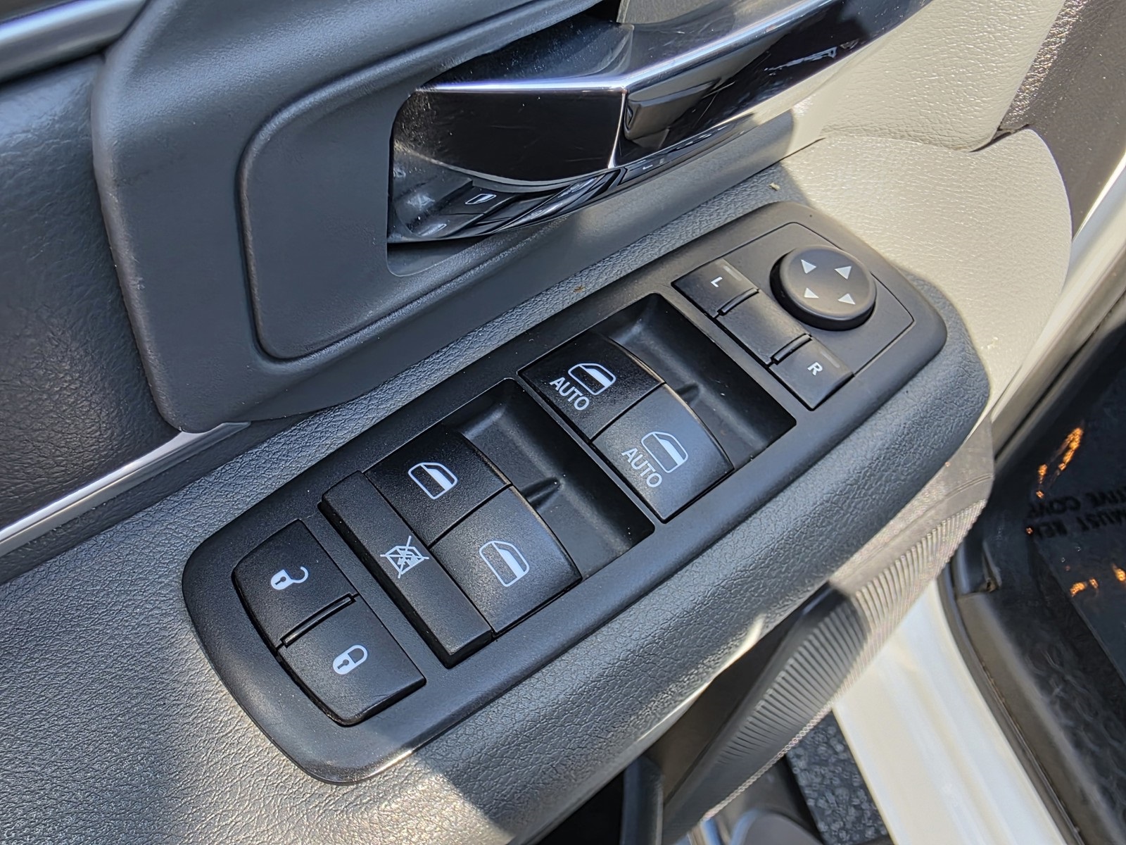 2018 Ram 2500 SLT photo 24
