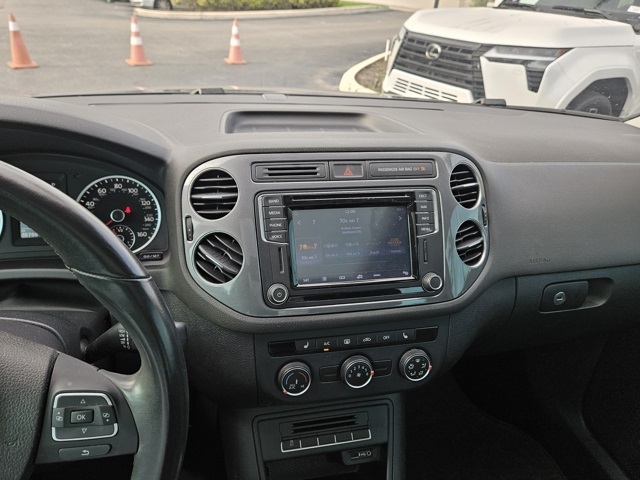 2016 Volkswagen Tiguan SE photo 9