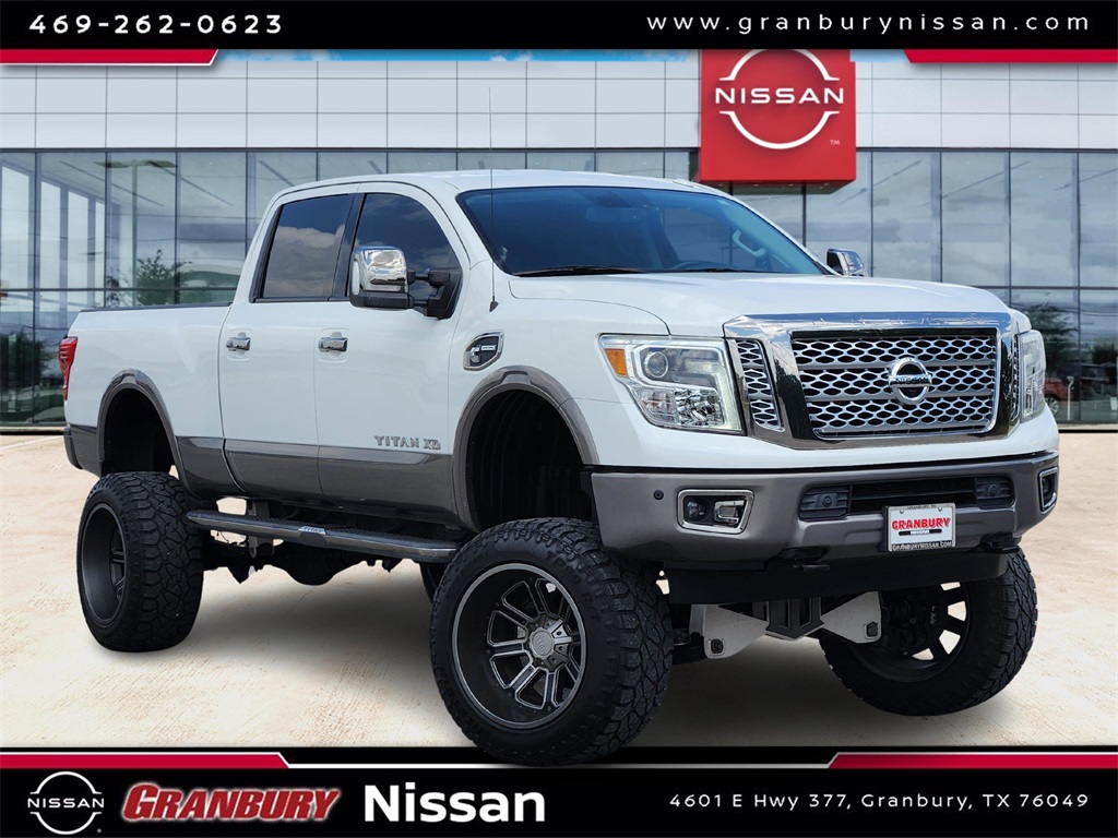 2019 Nissan Titan XD Platinum Reserve's photo