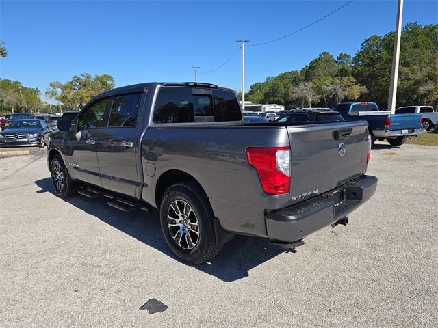 2021 Nissan Titan SV photo 3