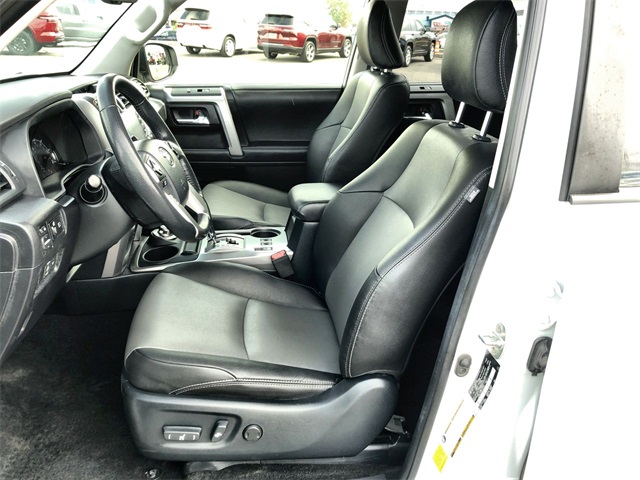2024 Toyota 4Runner SR5 Premium photo 4