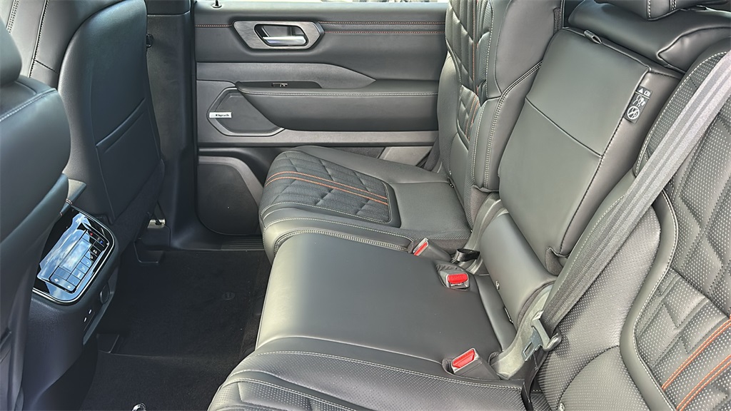 2026 Nissan Armada photo 26