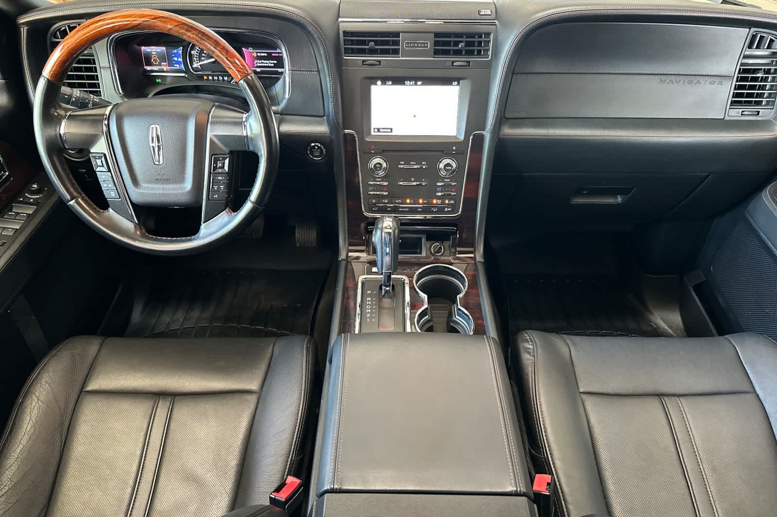 2016 Lincoln Navigator L Reserve photo 3