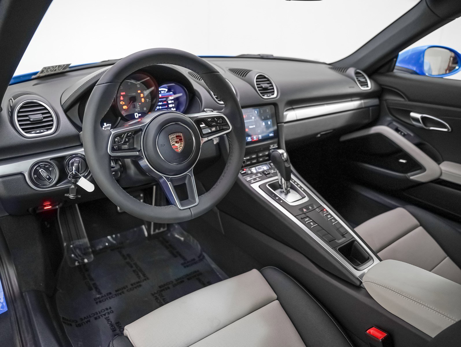 2025 Porsche Cayman S photo 4