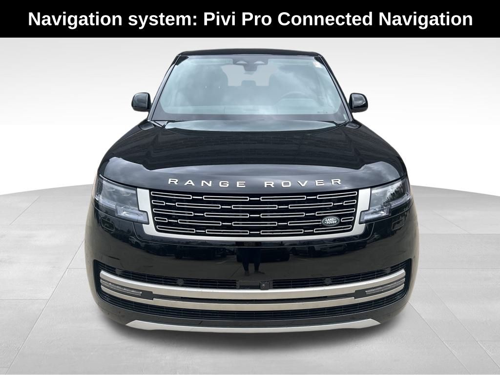 2025 Land Rover Range Rover SE photo 4