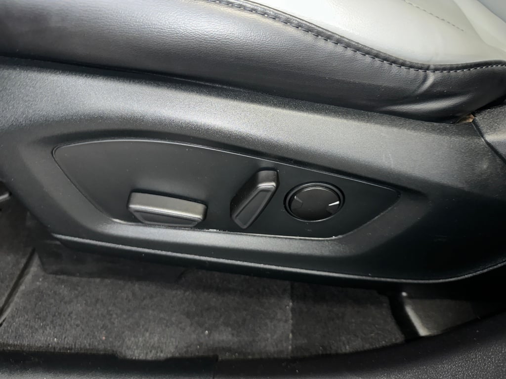 2021 Ford Explorer XLT photo 3