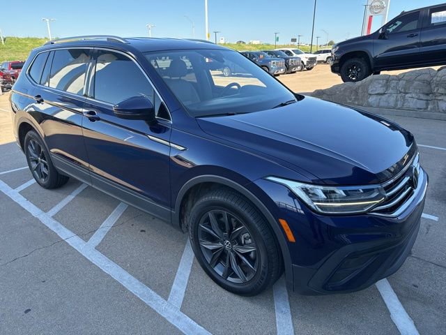 2023 Volkswagen Tiguan SE photo 3