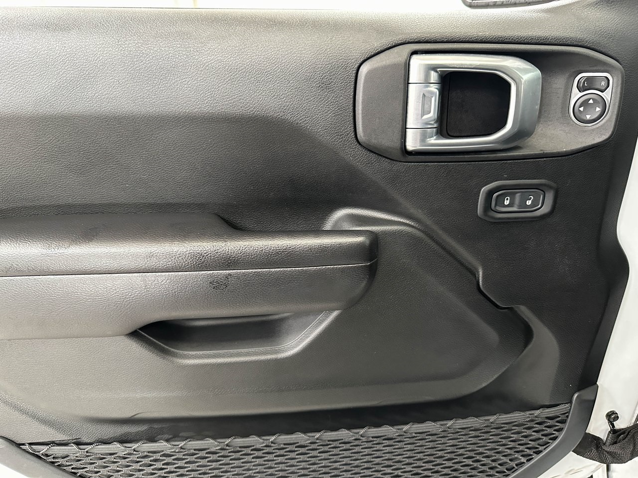 2021 Jeep Wrangler Sport S photo 19