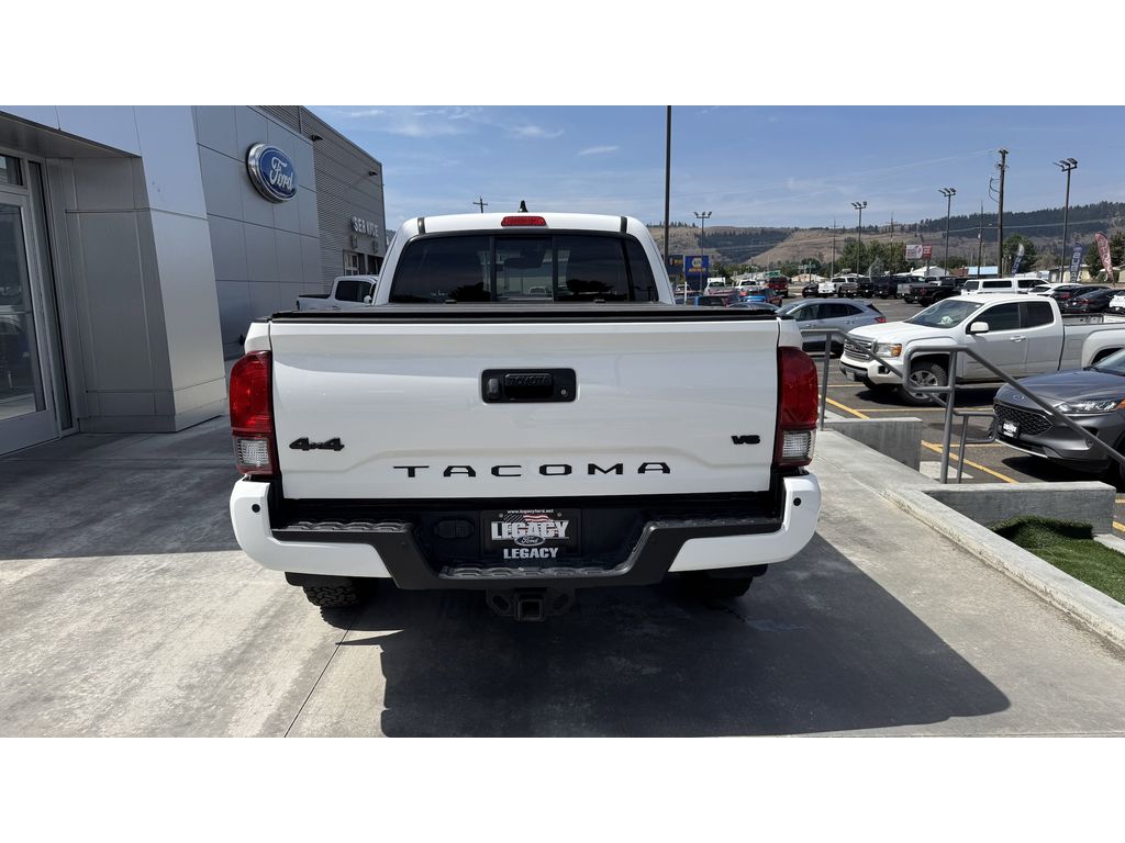 2022 Toyota Tacoma SR5 photo 4