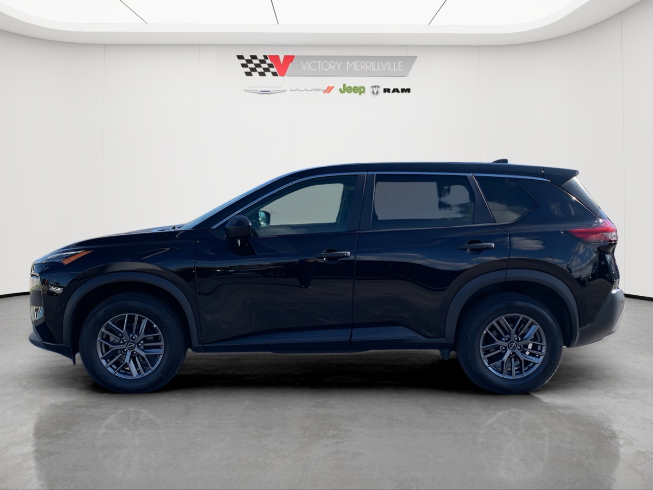 2023 Nissan Rogue S photo 2