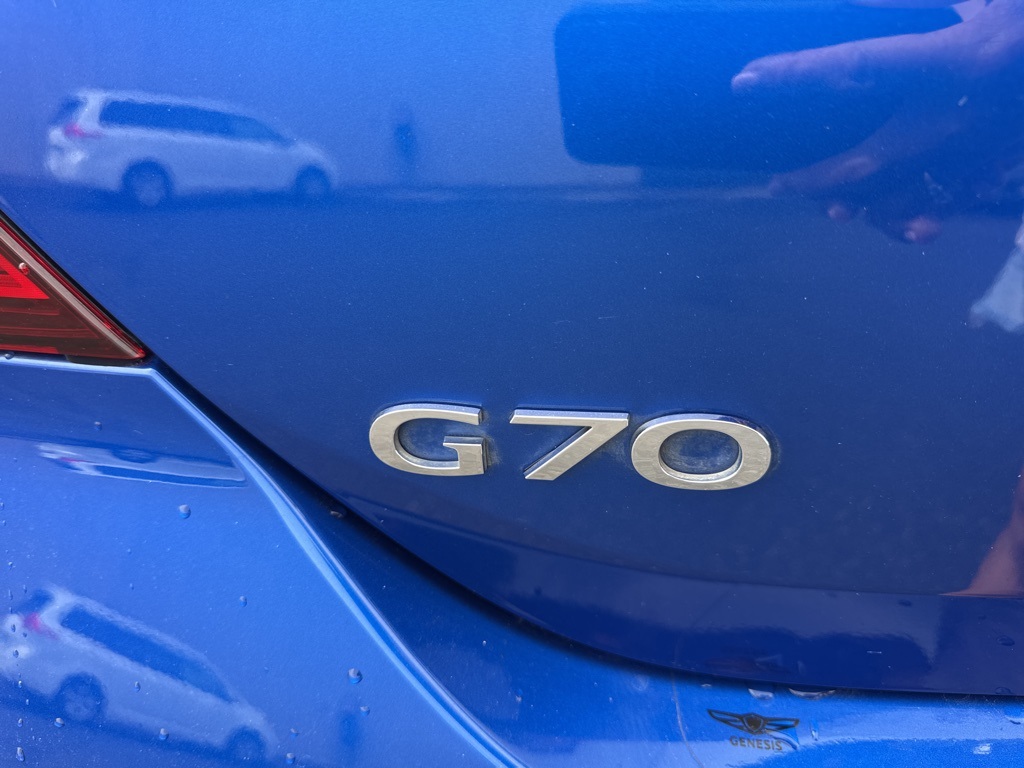 2022 Genesis G70 3.3T photo 11