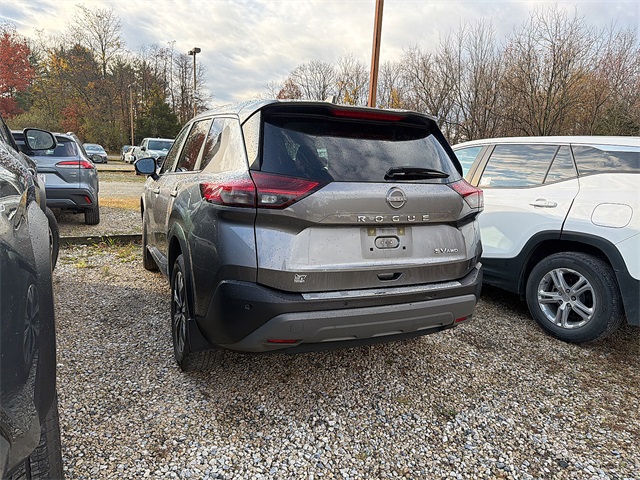 2023 Nissan Rogue SV photo 2