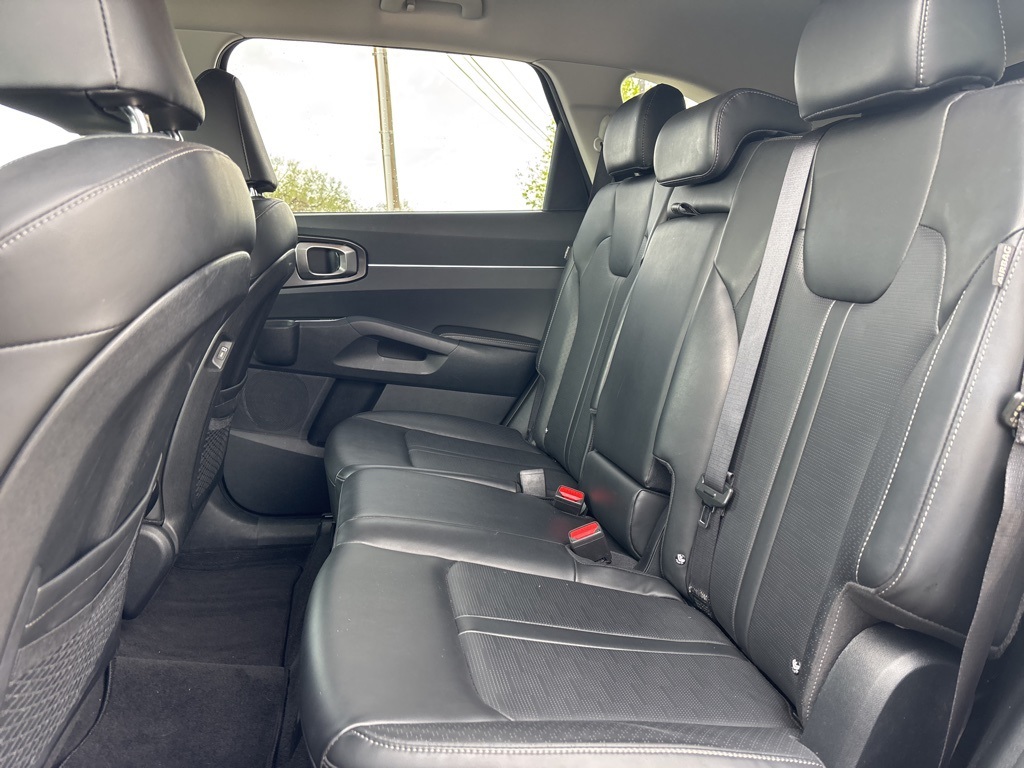 2024 Kia Sorento S photo 16