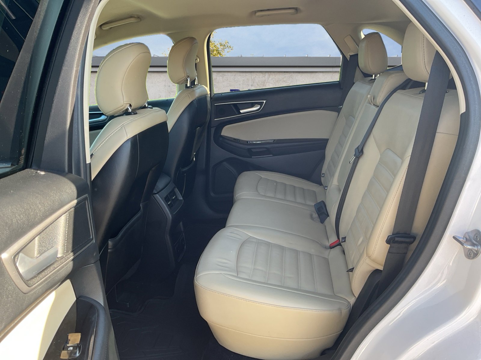 2016 Ford Edge SEL photo 5