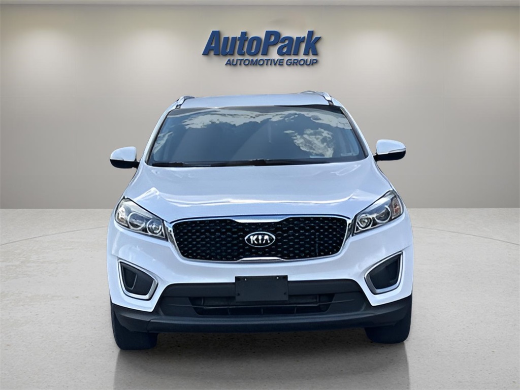 2017 Kia Sorento LX photo 2