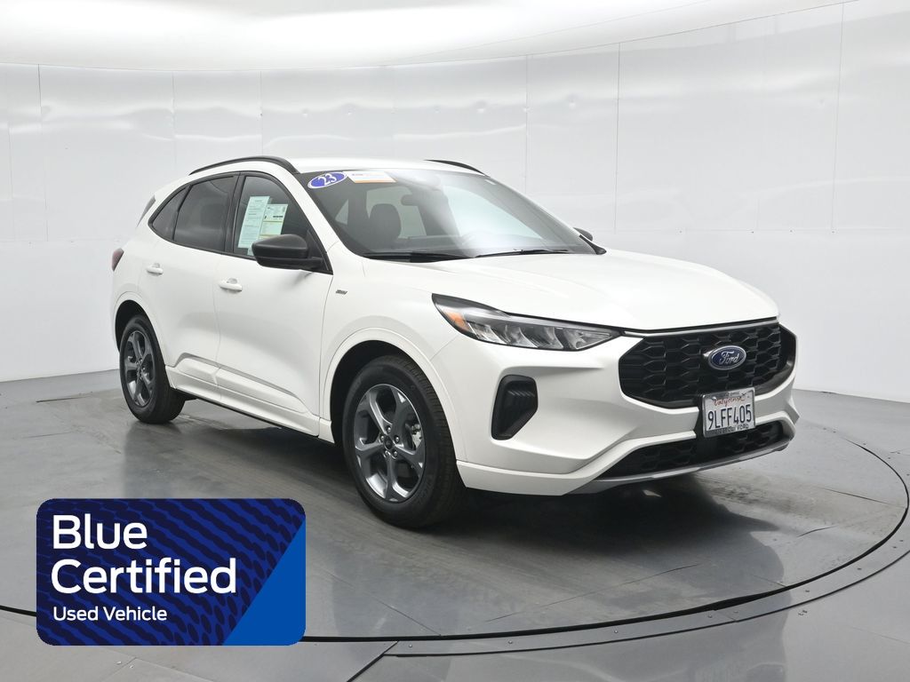 2023 Ford Escape ST-Line's photo
