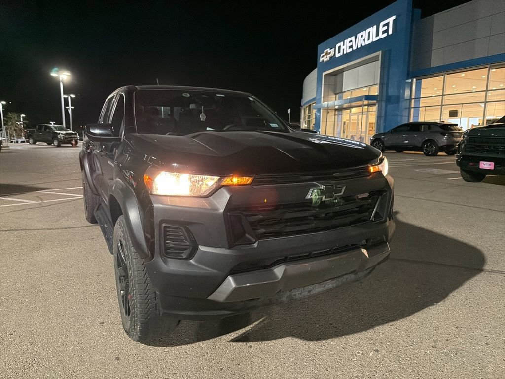 2023 Chevrolet Colorado Trail Boss photo 2